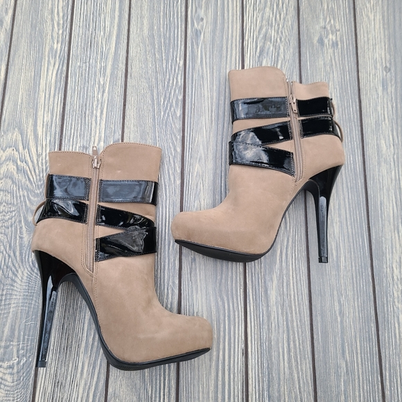 Taupe Tan Black Stiletto Ankle Booties - Picture 2 of 9